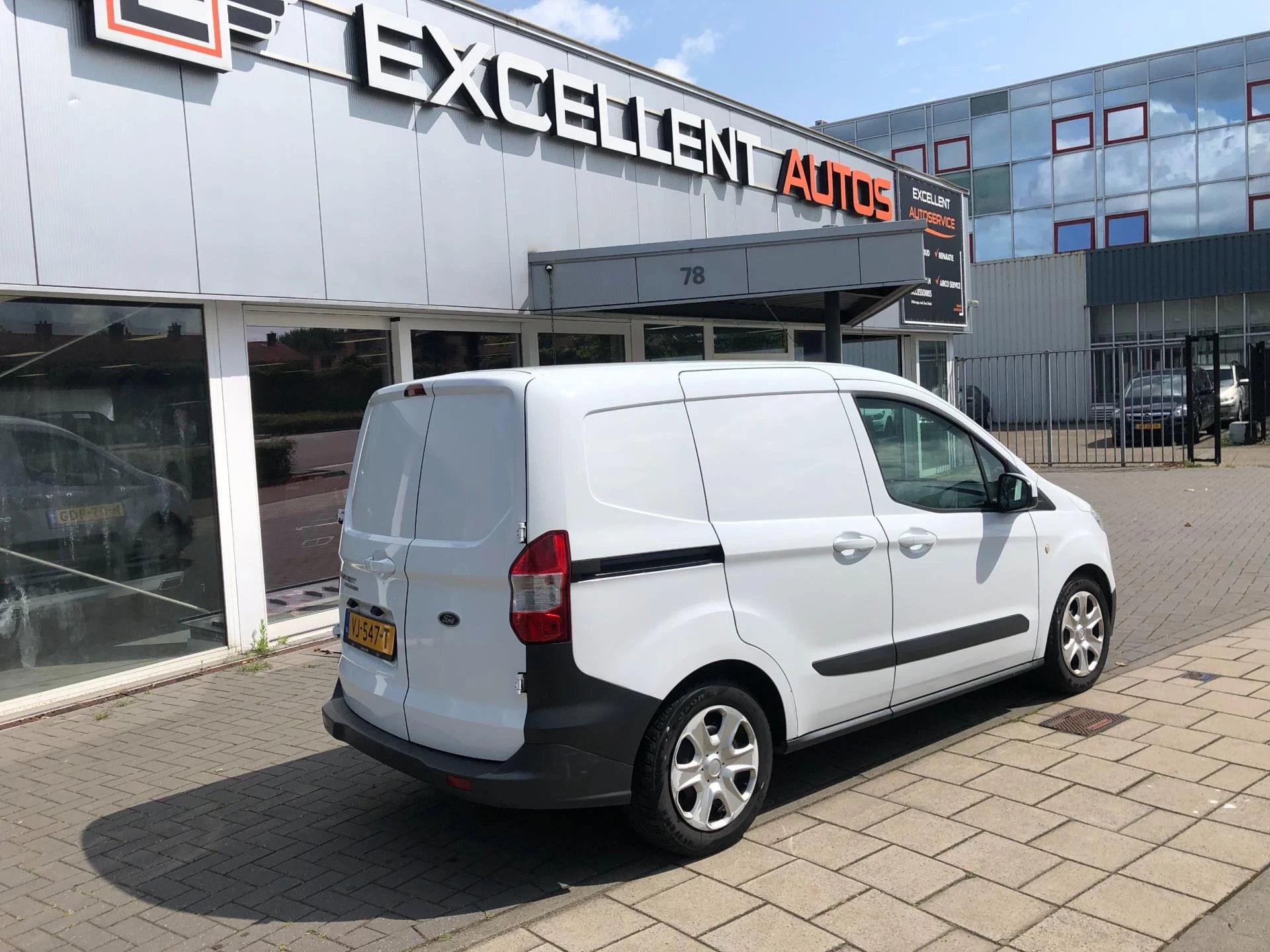 Hoofdafbeelding Ford Transit Courier