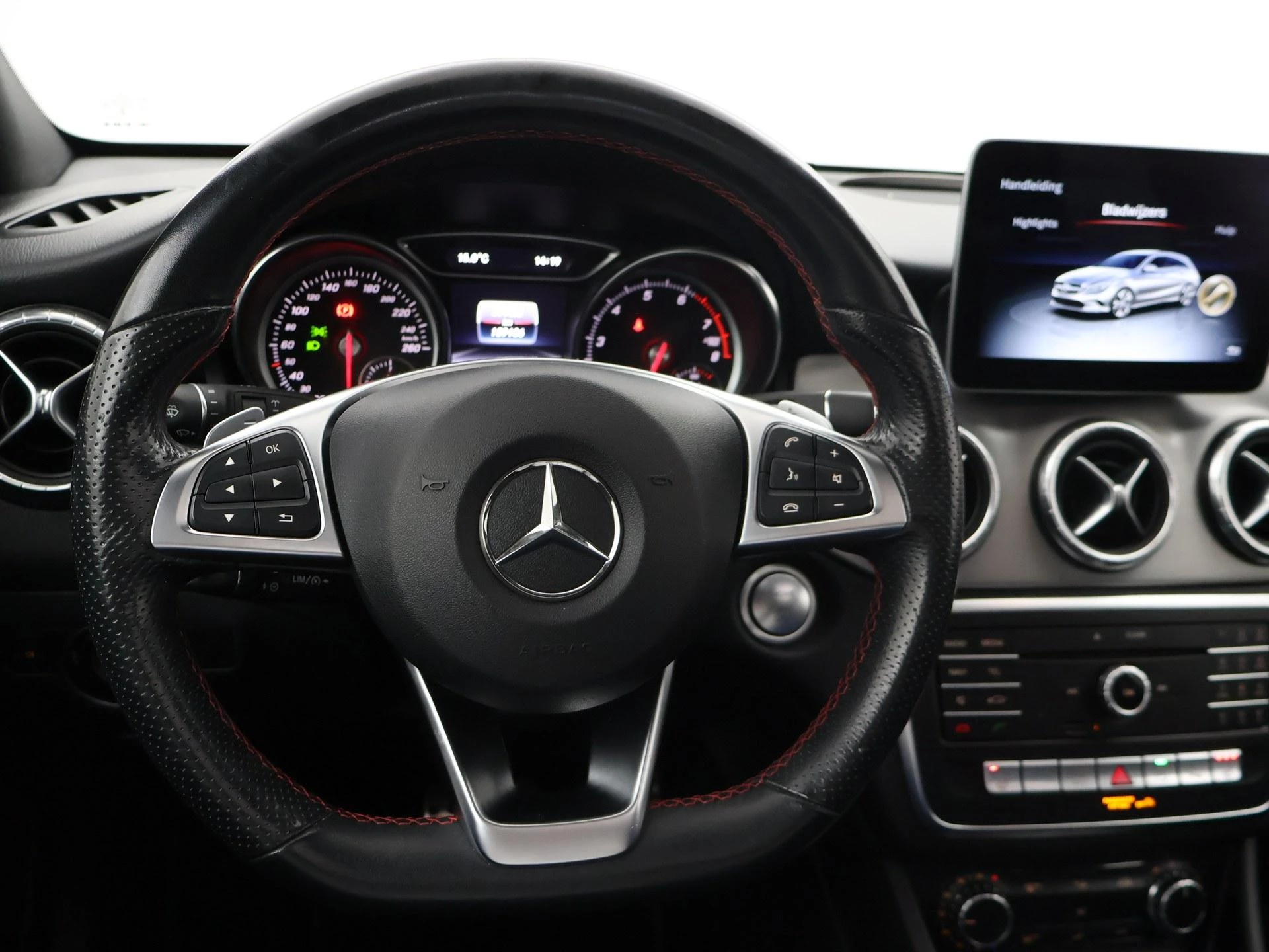 Hoofdafbeelding Mercedes-Benz CLA