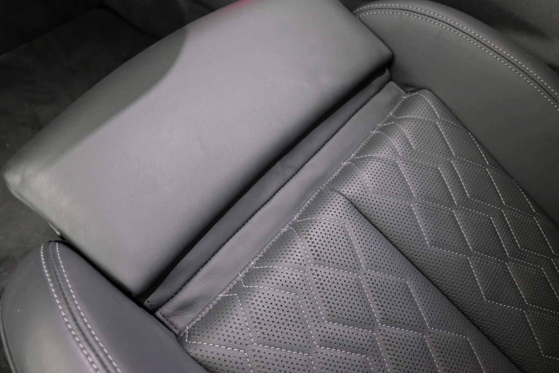 Hoofdafbeelding Audi A6 Avant e-tron