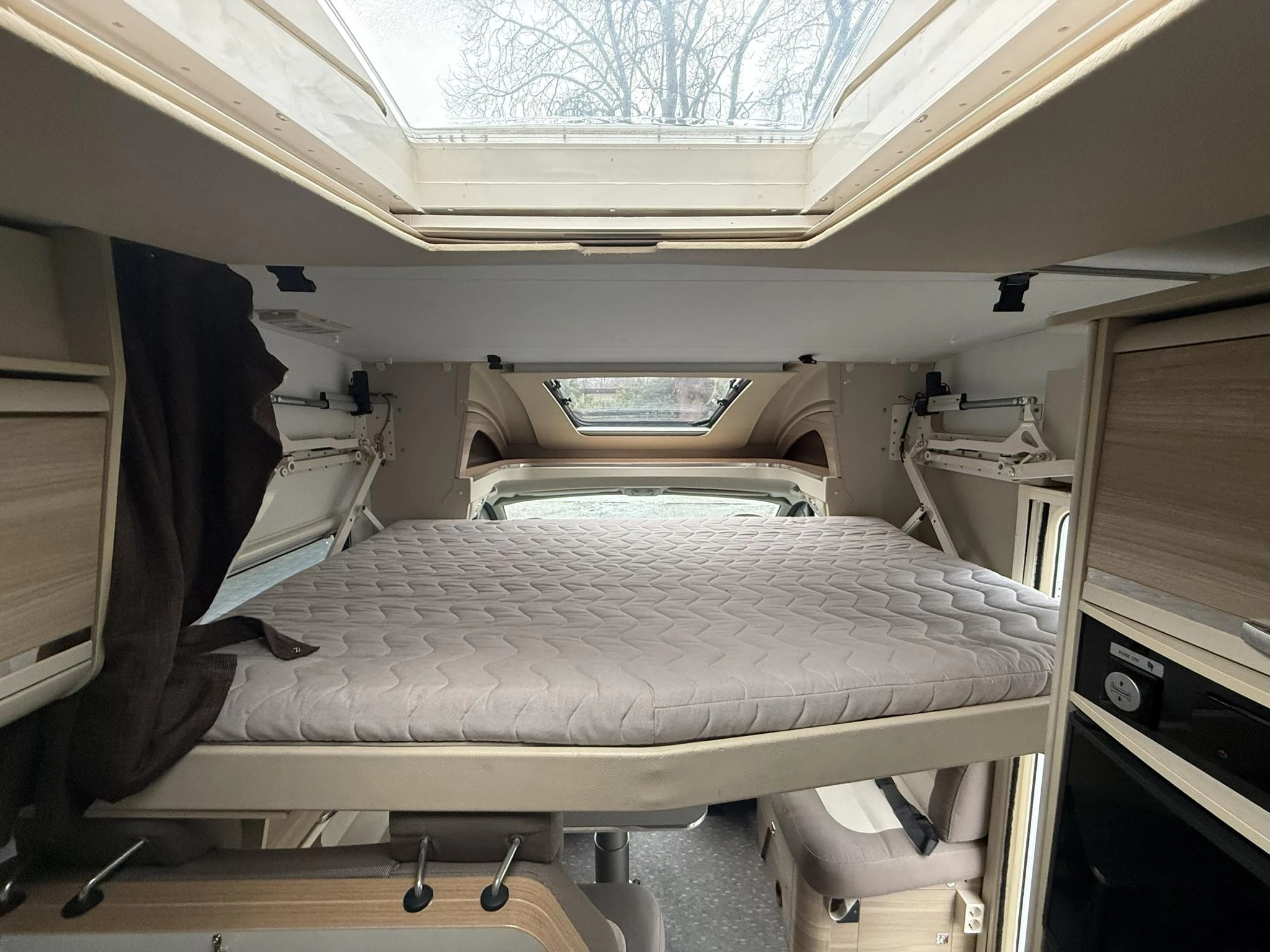 Hoofdafbeelding Adria Matrix m 670 sc