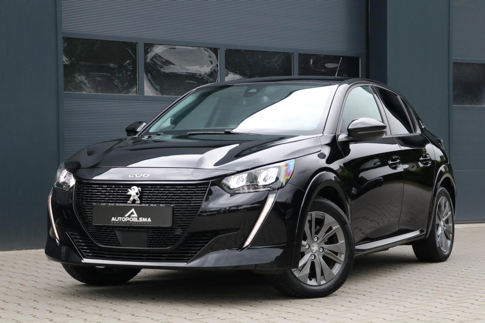 Hoofdafbeelding Peugeot e-208