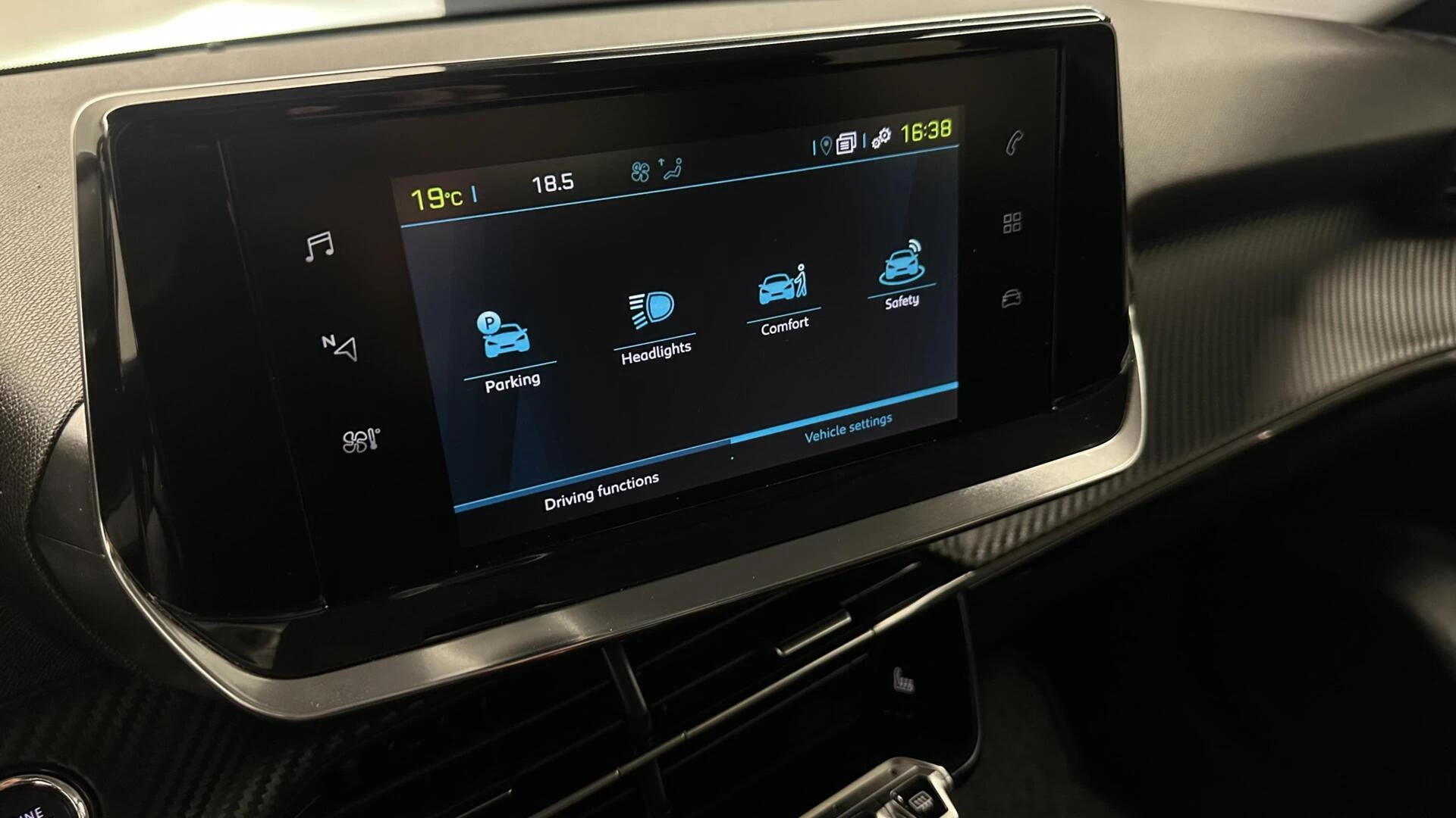 Hoofdafbeelding Peugeot e-208